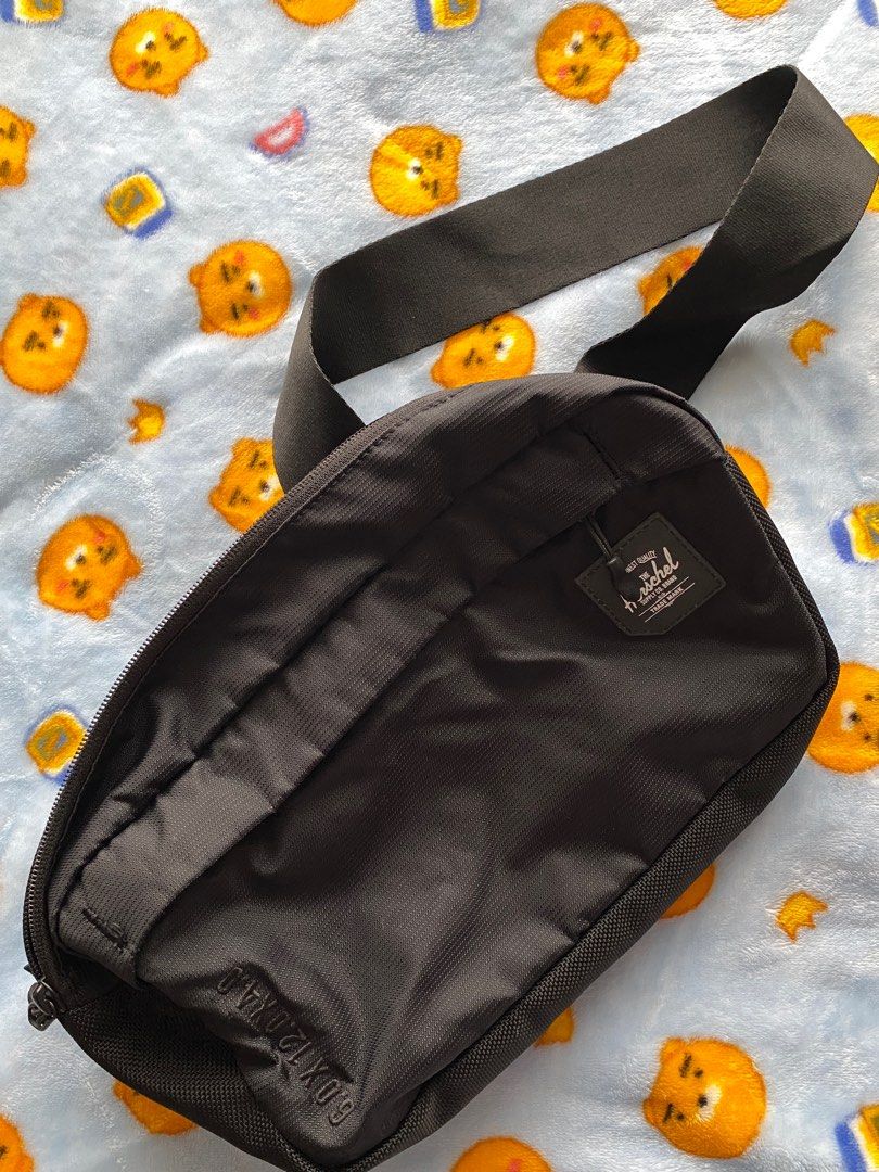 Herschel tour medium black discount