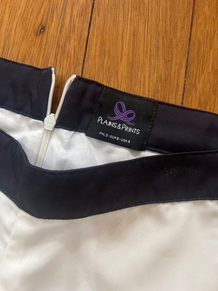 Plains and Prints under knee pants (Category: Other Bottoms) located in San Juan City. Submitted by carenlucena (Listing ID 1278433417, Image 2). Description: .