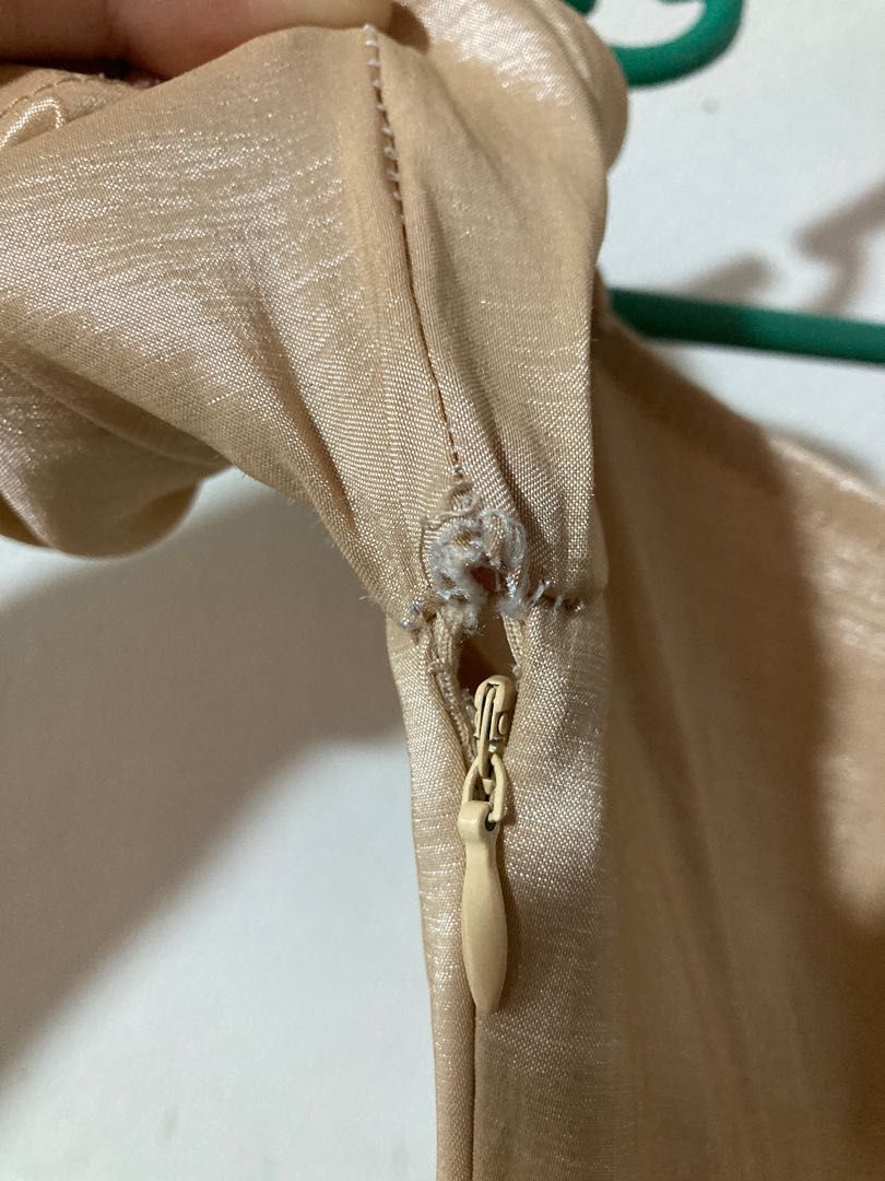 Rose Gold Layered Dress (Category: Dresses) located in Valenzuela. Submitted by ishysfits (Listing ID 1278509897, Image 3). Description: - bought this for 900+ - ACTUALLY GIVING PRINCESS VIBES?? - pm for when worn - used in my grandparents’ golden anniversary .