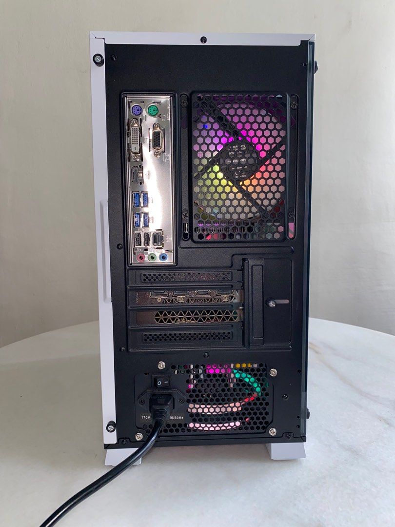 PC Gamer ITX - Ryzen 7 3700X, GTX 1660 Super, 16Go RAM, NVMe, Windows 10