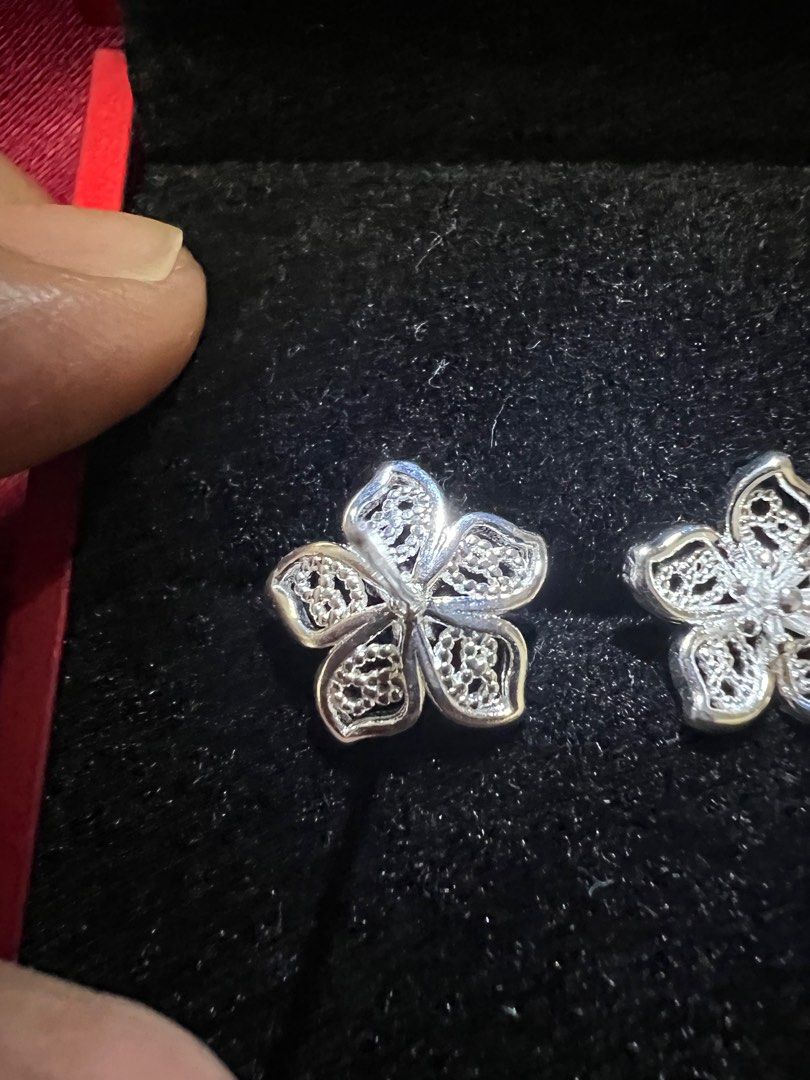 999 Silver Uniquely crafted Flower Earrings