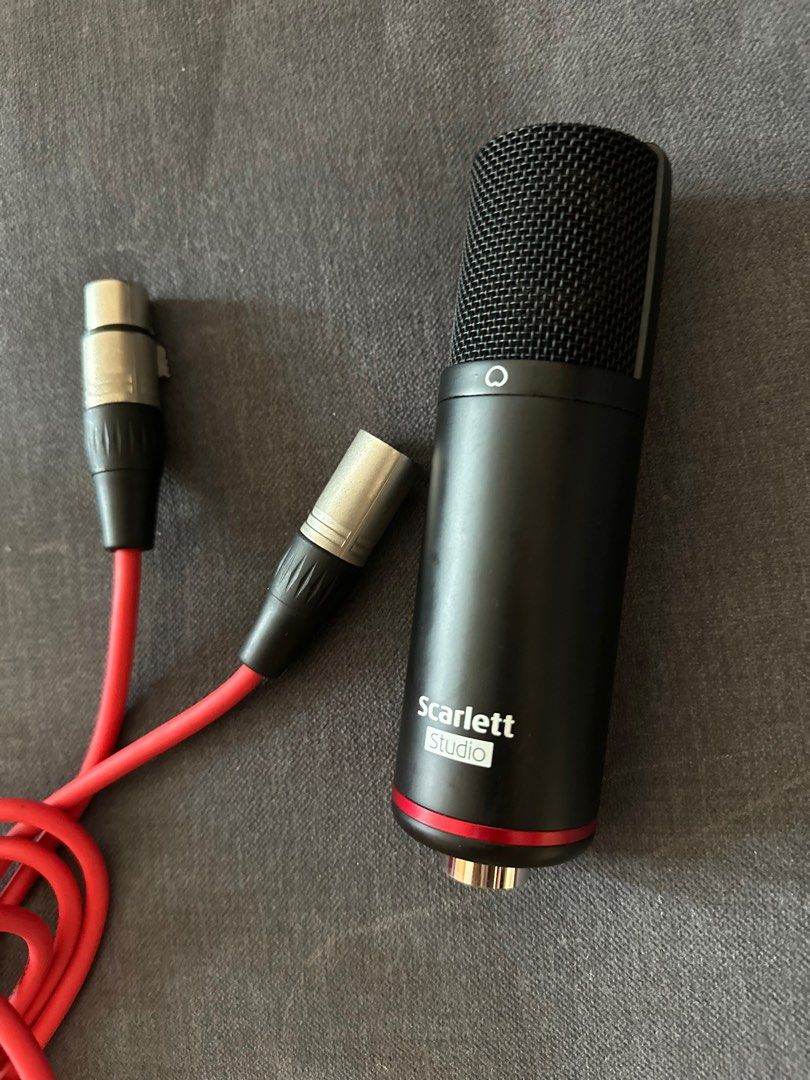 Scarlett CM25 mkIII cardoid condenser XLR microphone with original