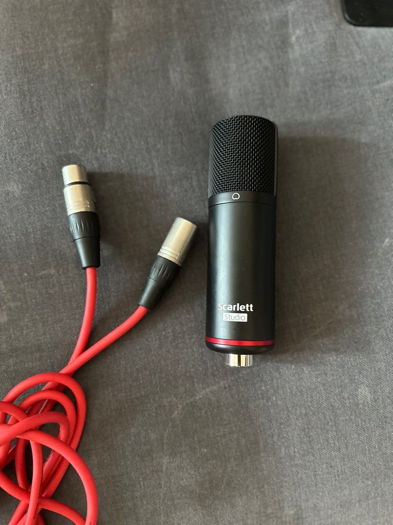 Scarlett CM25 mkIII cardoid condenser XLR microphone with original