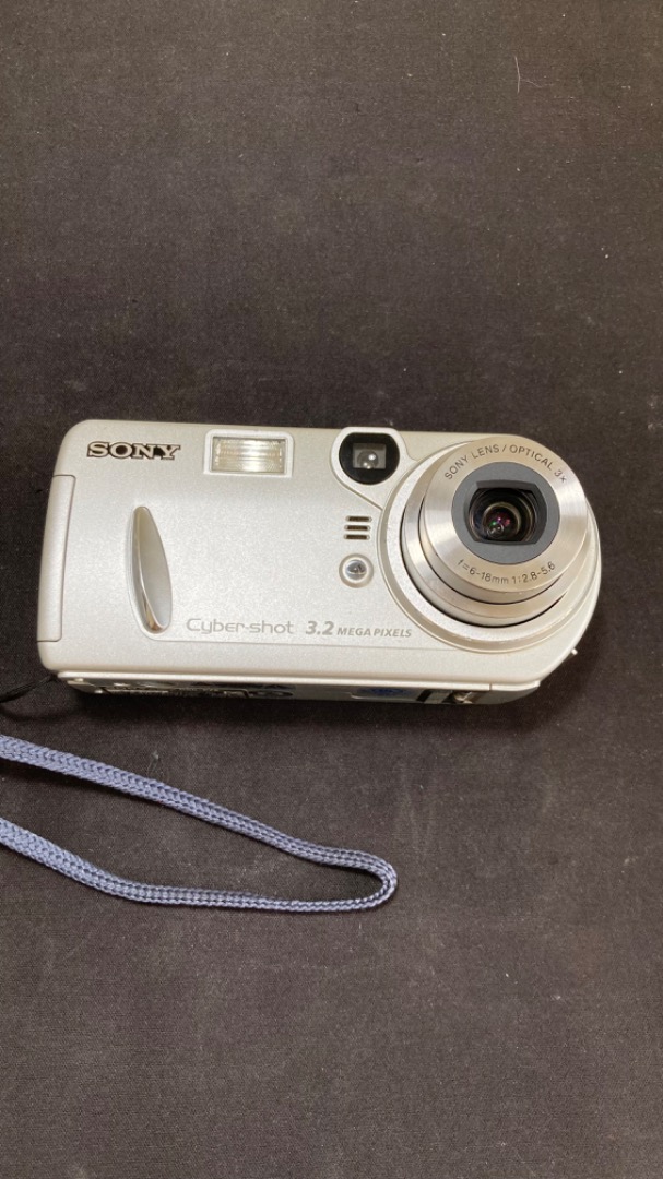 Sony Cybershot DSCP72, Photography, Cameras on Carousell
