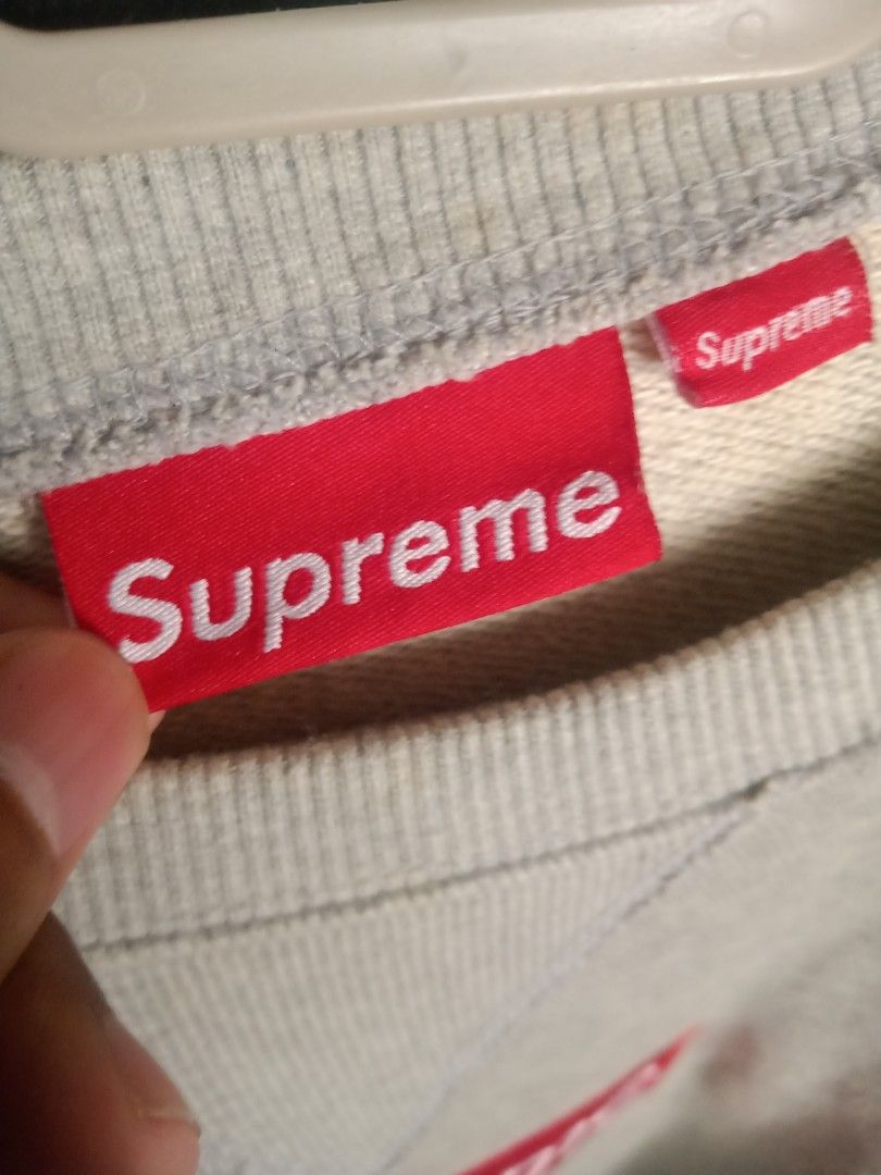 Supreme clearance sweatshirt tag