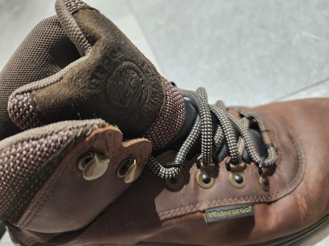 Walking boots sales timberland