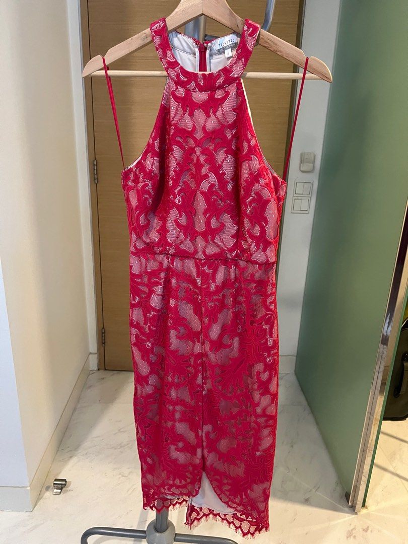 Tokito red dress shop