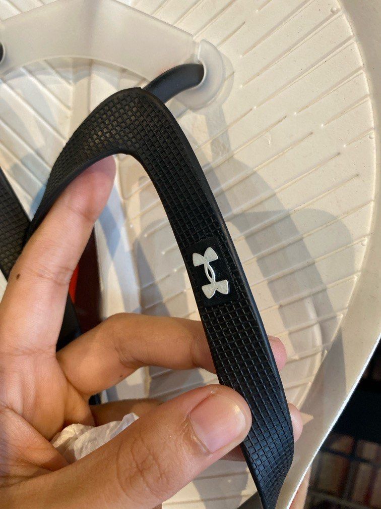 Under Armour Slippers (Category: Slippers & Slides) located in Cagayan de Oro. Submitted by tinkerdaliah (Listing ID 1278439819, Image 3). Description: 🔆 Under Armour Slipper 🔆 Available size : 8,9,10,11 🔆 Brand new with tag 🔆 from US balikbayan box 🔆 decluttering.