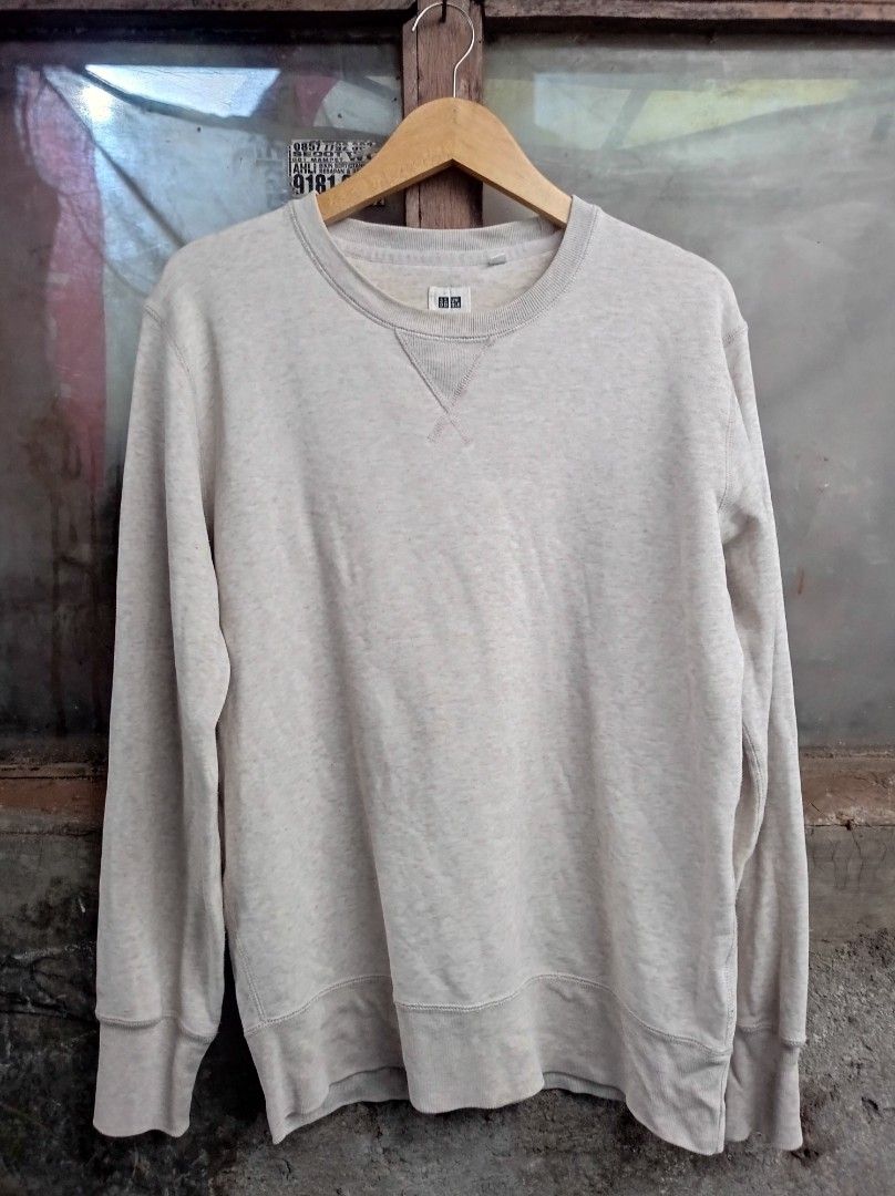 Harga sales crewneck uniqlo