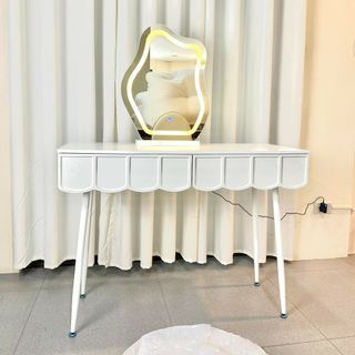 Vanity Table with mirror