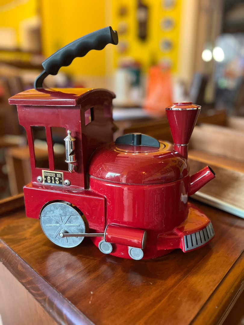 Vintage MKI kamenstein World of motion steam engine train kettle