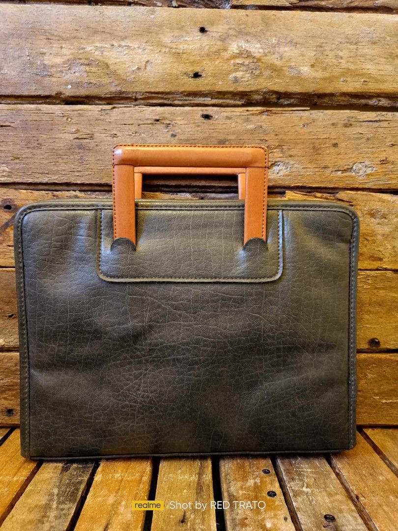 Valentino sabatini bag top