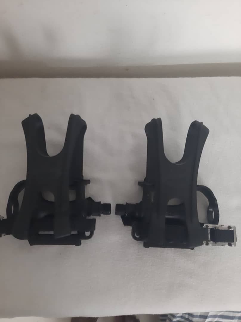 Wellgo Mt-19 toe clip and strap pedal 9/16, Sports Equipment, Bicycles &  Parts, Bicycles on Carousell