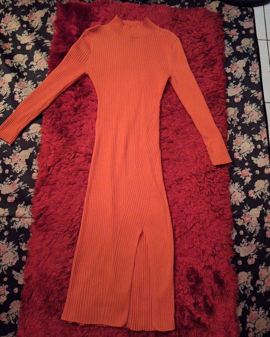 H and store m orange dress