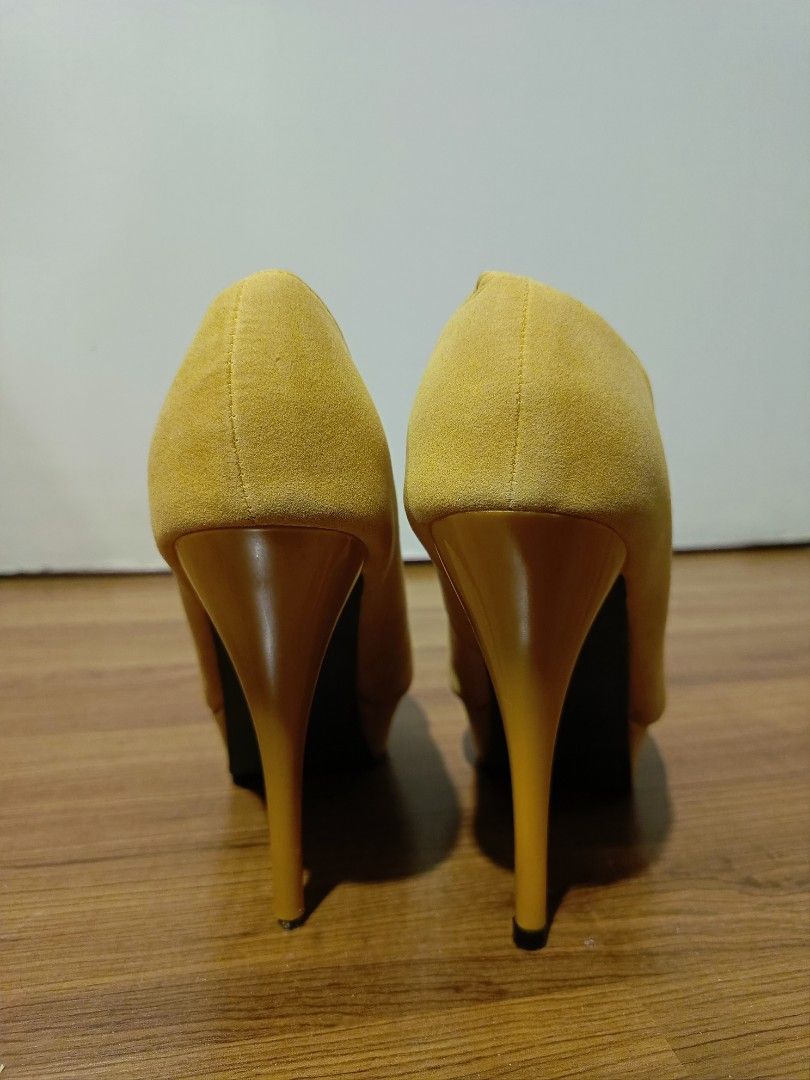 Mustard sales pump heels