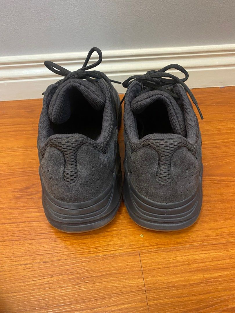 Yeezy Boost 700 Utility black