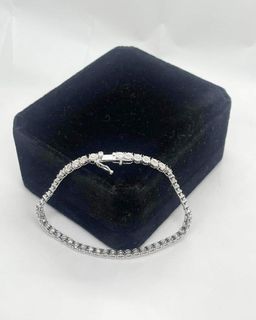 10 carats face Tennis Bracelet K18 White Gold