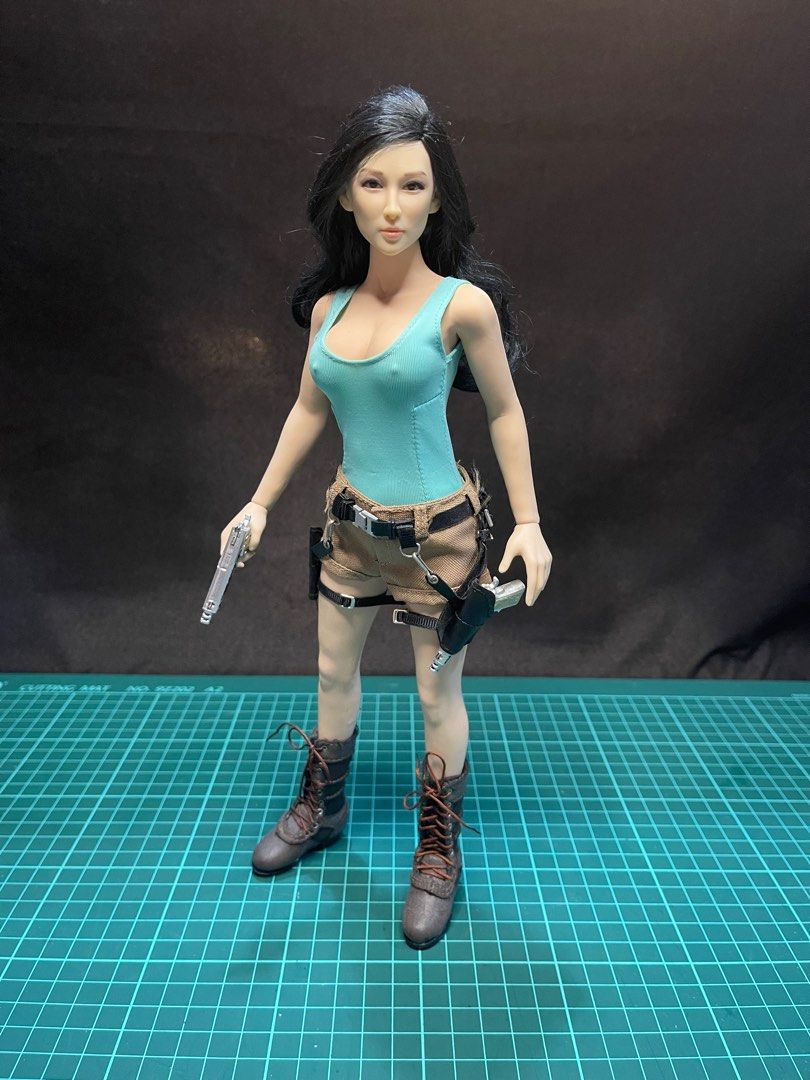 1/6 PHICEN FEMALE IN LARA CROFT TOMB RAIDER GEAR, Hobbies & Toys