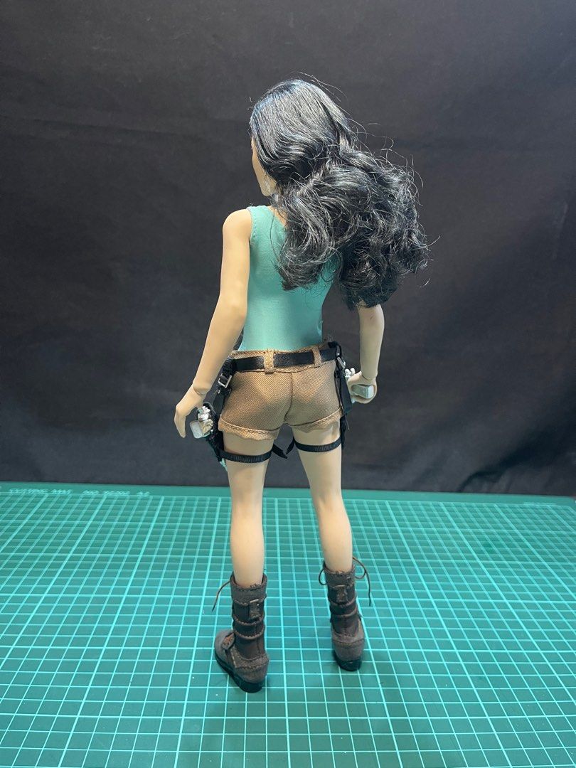 1/6 PHICEN FEMALE IN LARA CROFT TOMB RAIDER GEAR, Toys