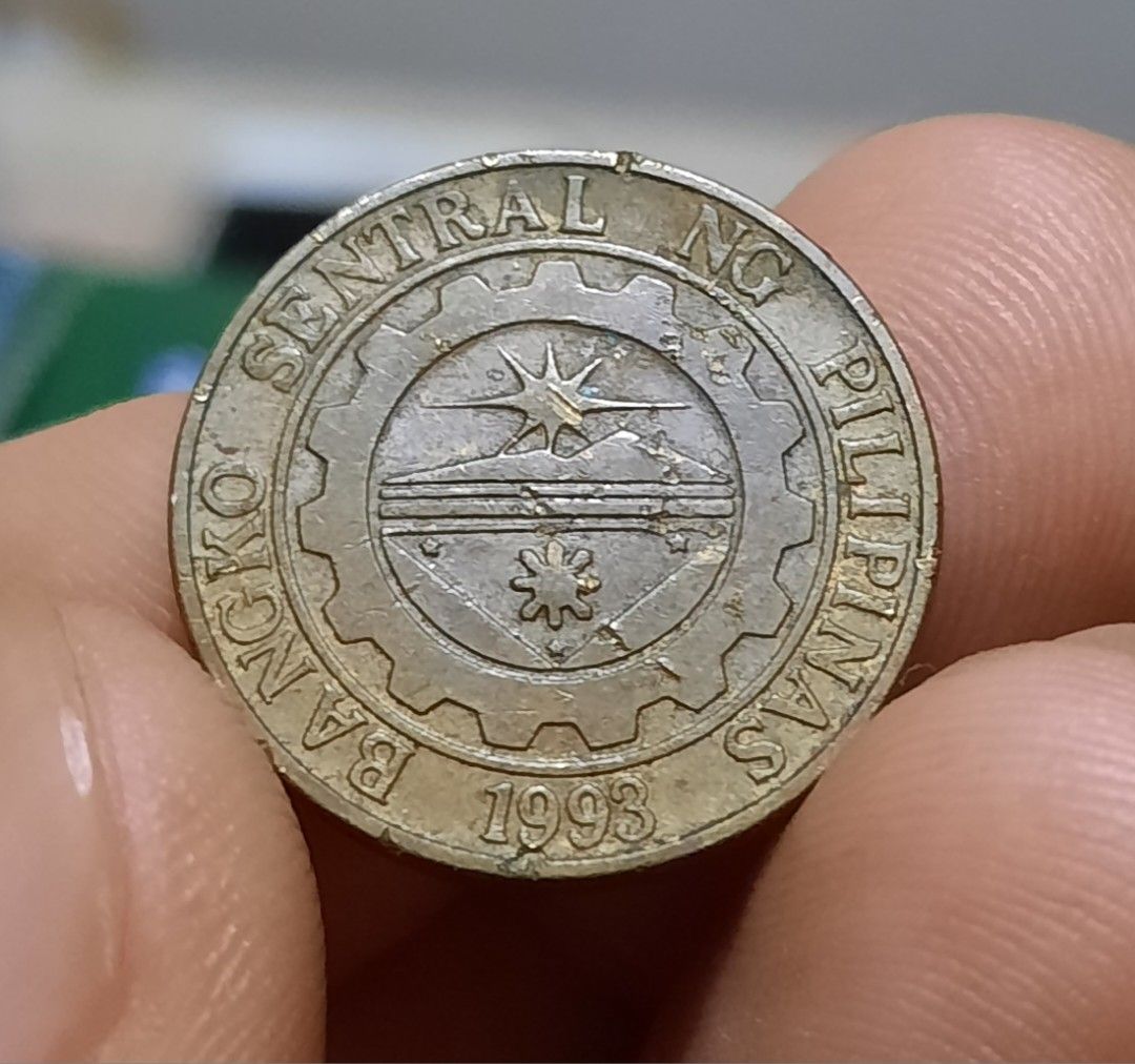 2007 25 sentimo coin small text reverse (Category: Currency) located in Las Pinas. Submitted by lbays_mint (Listing ID 1278705449, Image 2). Description: 2007 25 sentimo coin small text reverse. Only 2% were produced. DELIVERY via LBC/LALAMOVE.