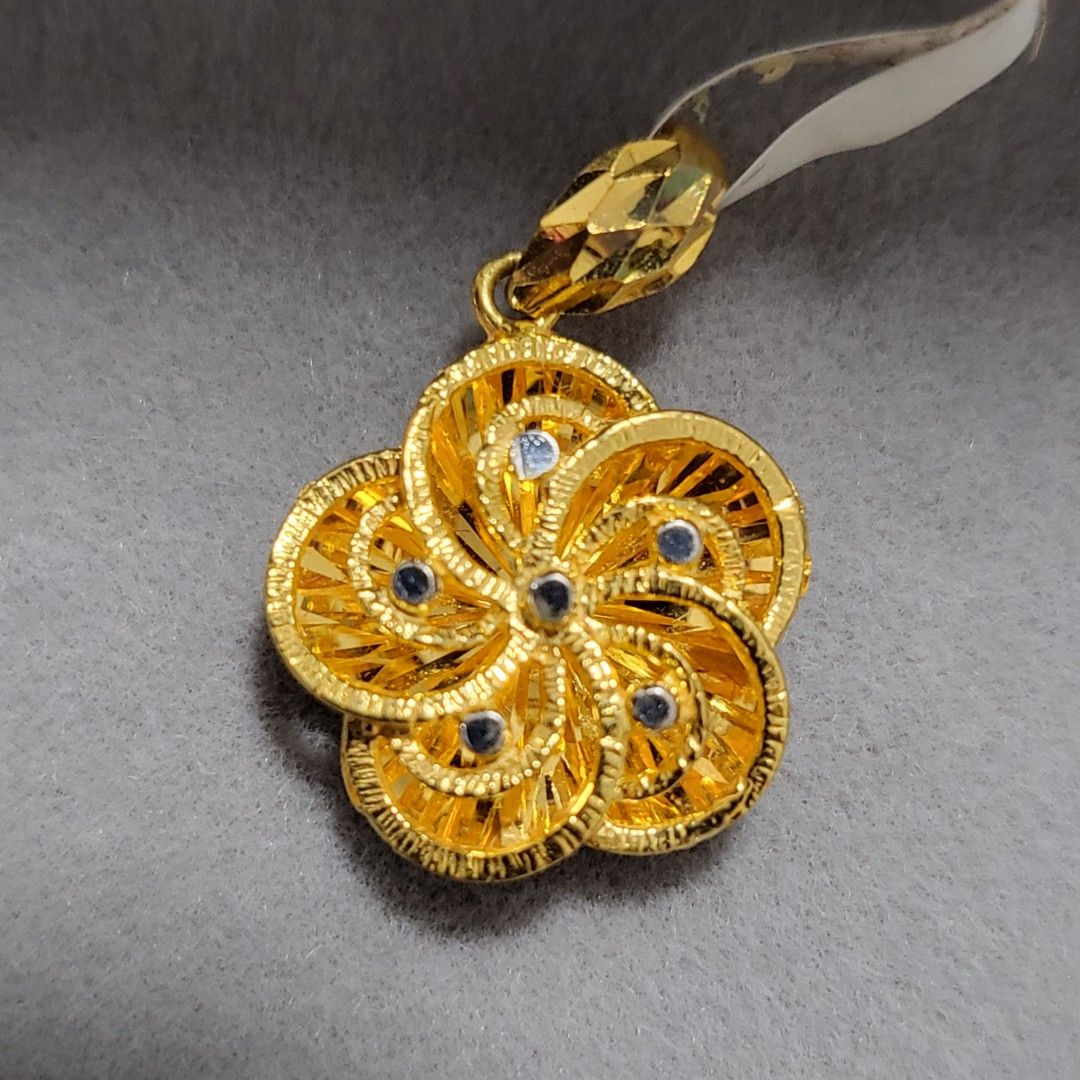 916 Gold Pendant Flower