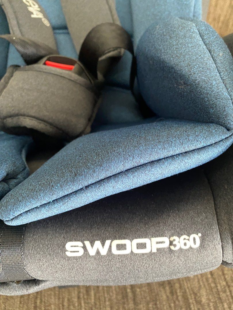 Akeeva Swoop car seat (Category: Car Seats) located in Paranaque City. Submitted by itsthecutler (Listing ID 1278793582, Image 2). Description: Bought for 12k.