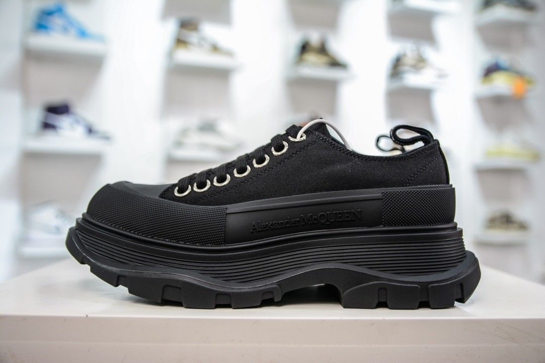 Alexander mcqueen black sale hotsell