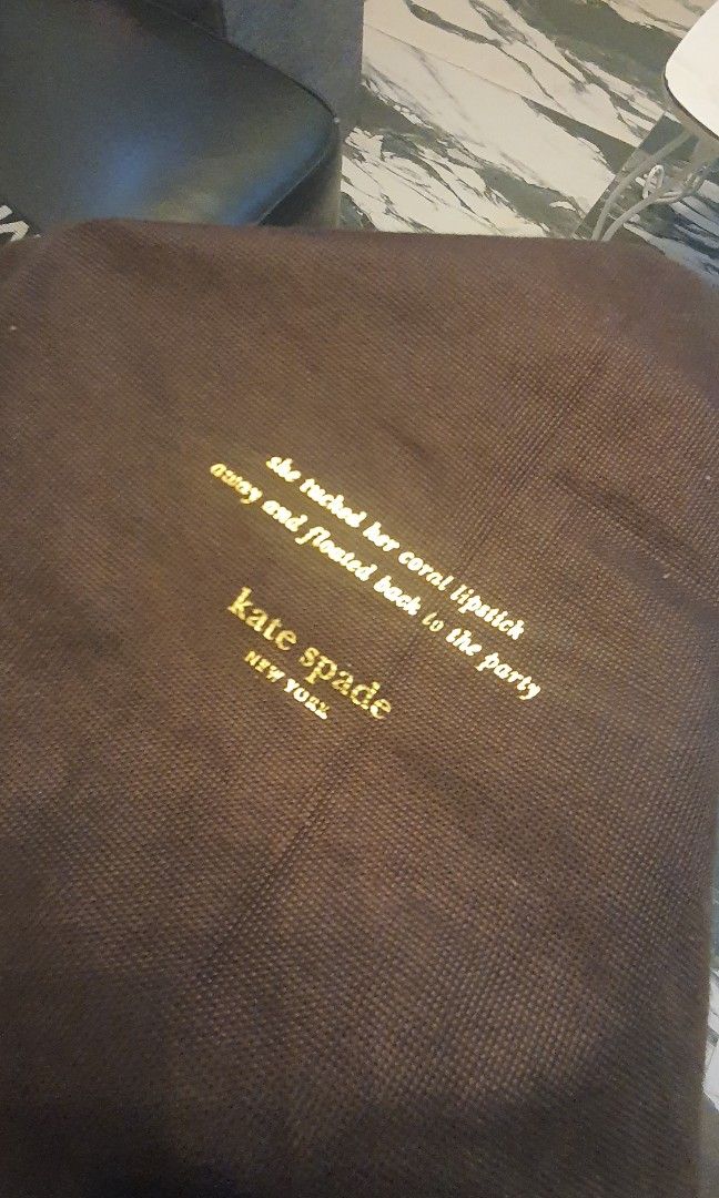 Authentic kate spade dust bag (Category: Luxury Bags & Wallets) located in Cavite. Submitted by ohmie23 (Listing ID 1278758308, Image 2). Description: Authentic kate spade dust bag 19x17 inch.