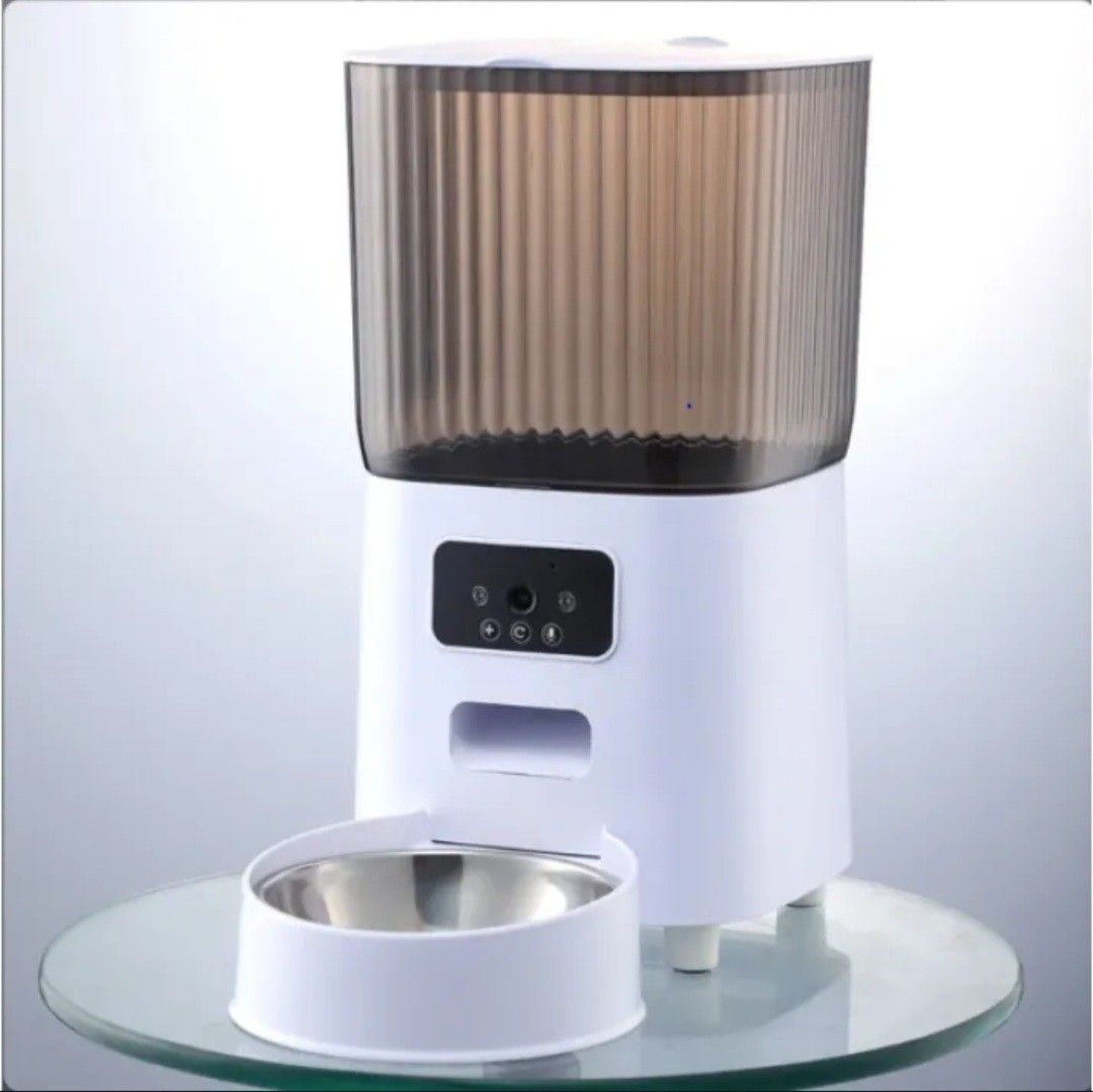Automatic kibble dispenser, Pet Supplies, Homes & Other Pet Accessories on Carousell