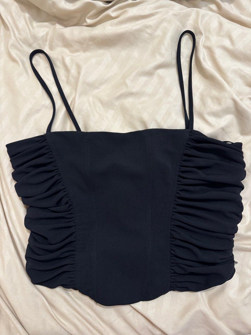 Black Zara Corset (Category: Others Tops) located in Taytay. Submitted by ac.declutters (Listing ID 1278838094, Image 2). Description: - never worn out just tried on - no more tags - good as new - rfs: doesn’t fit me well.