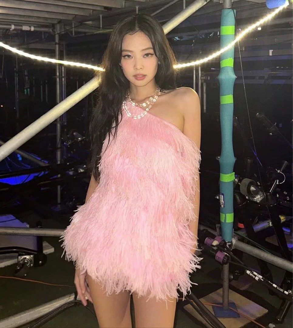 Jennie着用 AMOMENTO VOLUME MINI DRESS 韓国 Jennie着用 AMOMENTO VOLUME MINI DRESS 韓国 - メルカリ