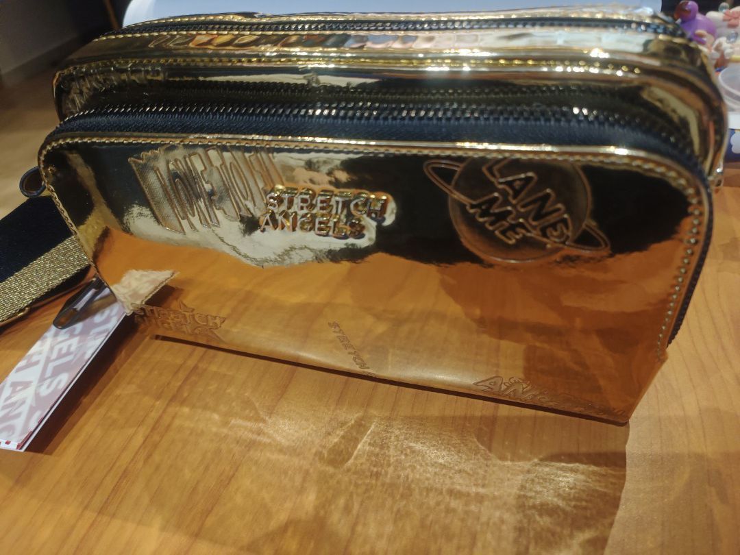 Gold body clearance bag