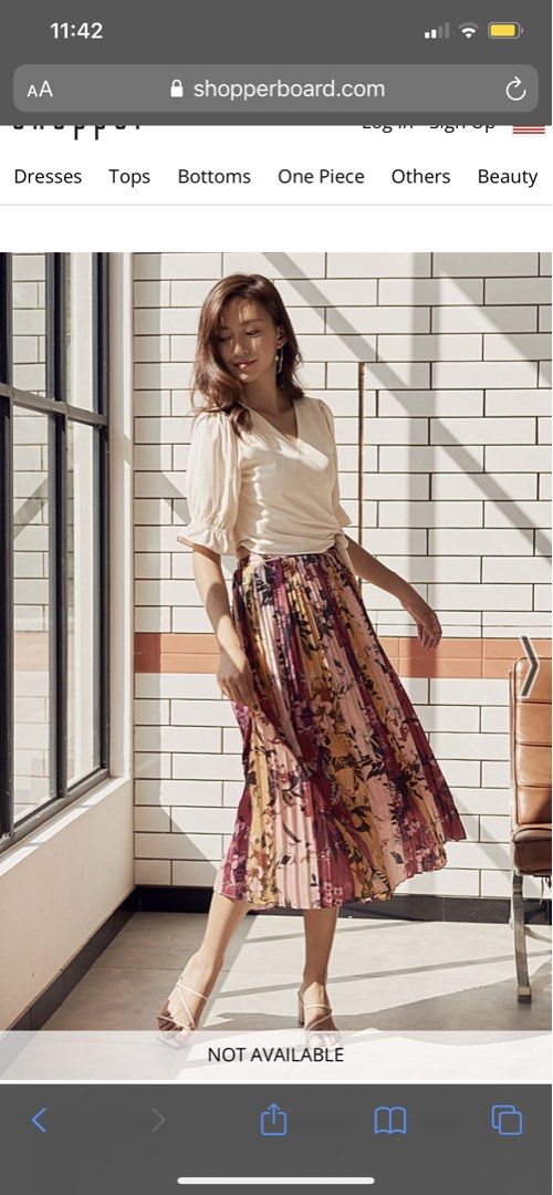 BNWT TCL Singapore Chysa Pleated Color Block MIDI Skirt RM120 only