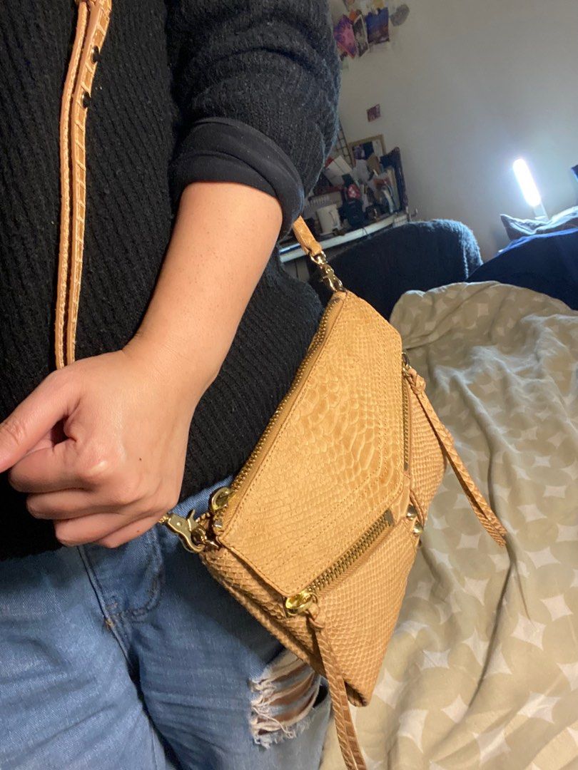 Botkier best sale trigger crossbody