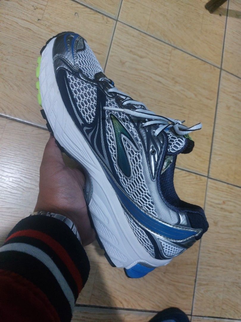 Brooks Ghost 4 Men s Running Shoes 12 US M Men s Fashion