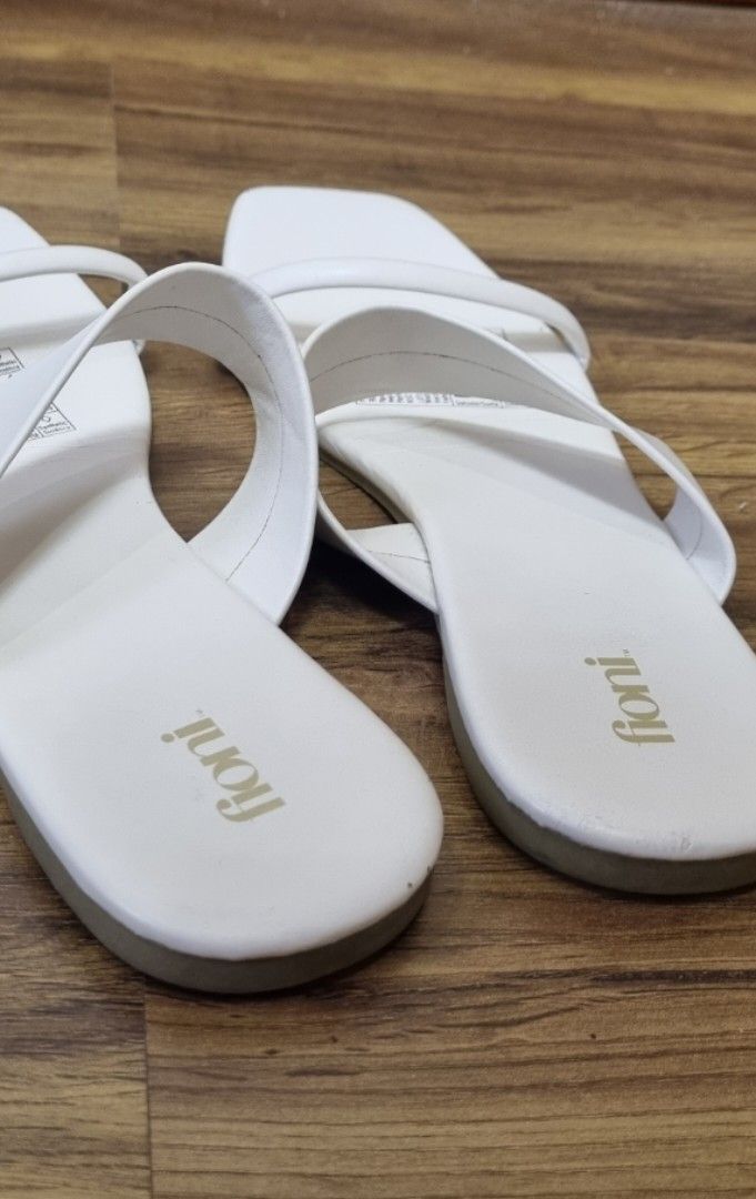 Payless slippers top