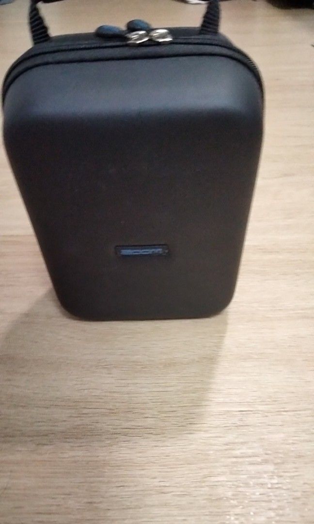 Camera recorder Zoom Q2n 4K, Photography, Video Cameras on Carousell