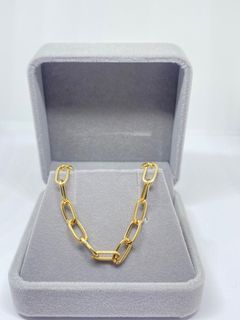 Chain gold necklace with jewelry box
