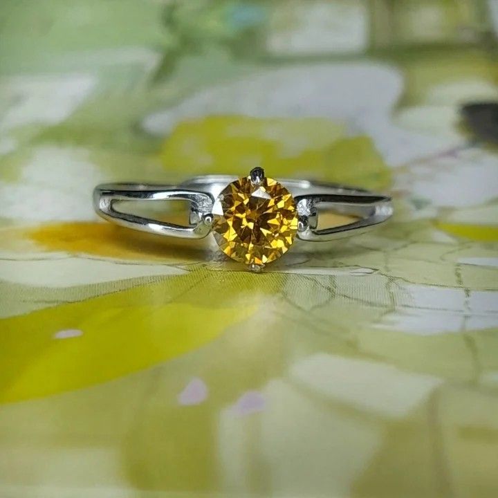 Champagne shop moissanite ring