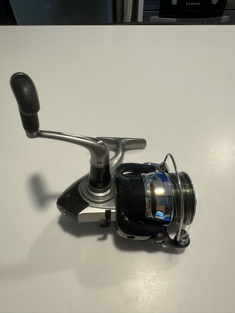 Daiwa D-Shock 2500-B Fishing Reel, Sports Equipment, Fishing on Carousell