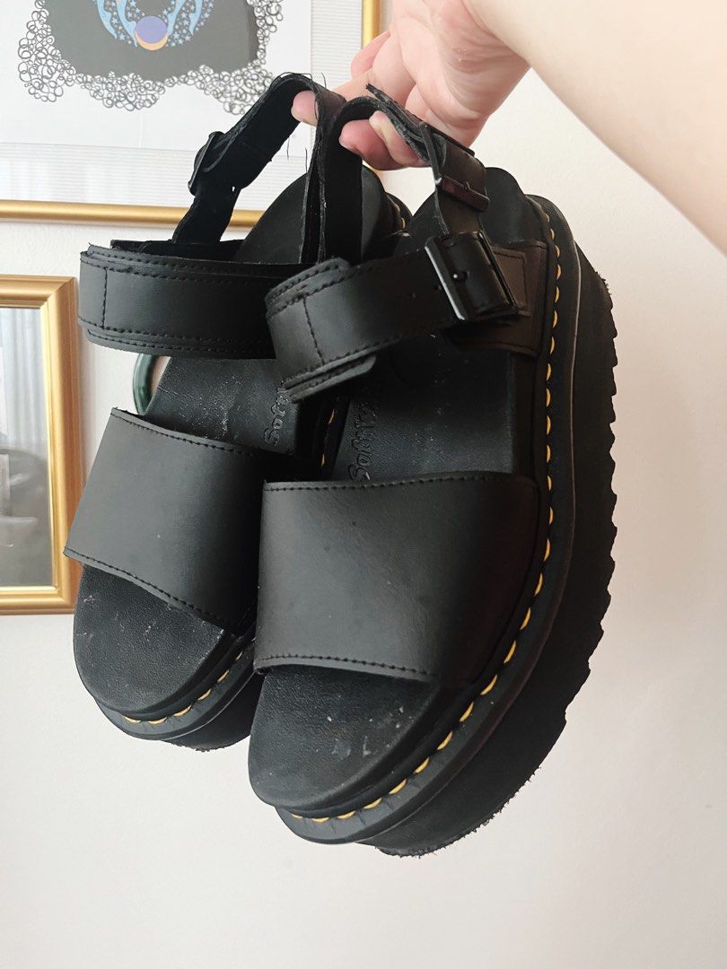 Dr martens store voss sandals outfit