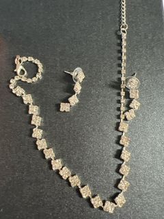 Earrings and necklace set
