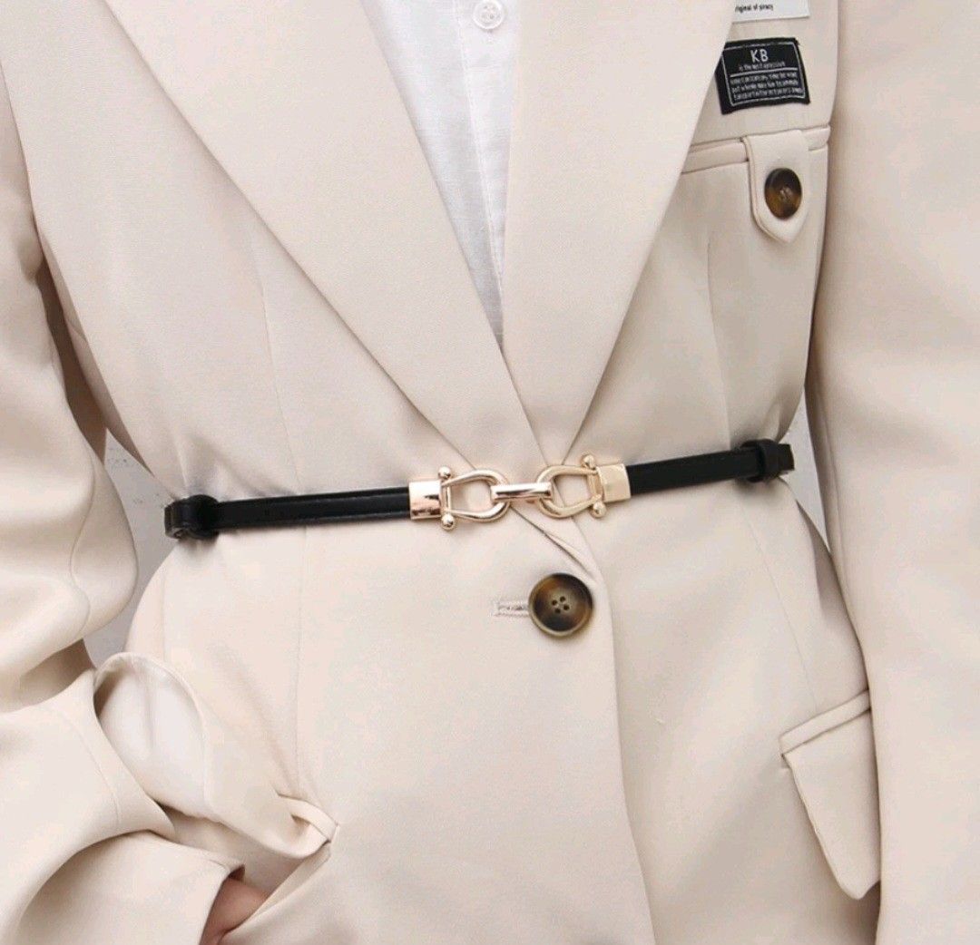 Adjustable outlet dress belt