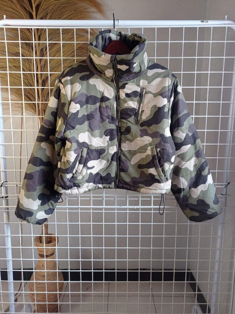 Camo puffer discount jacket forever 21