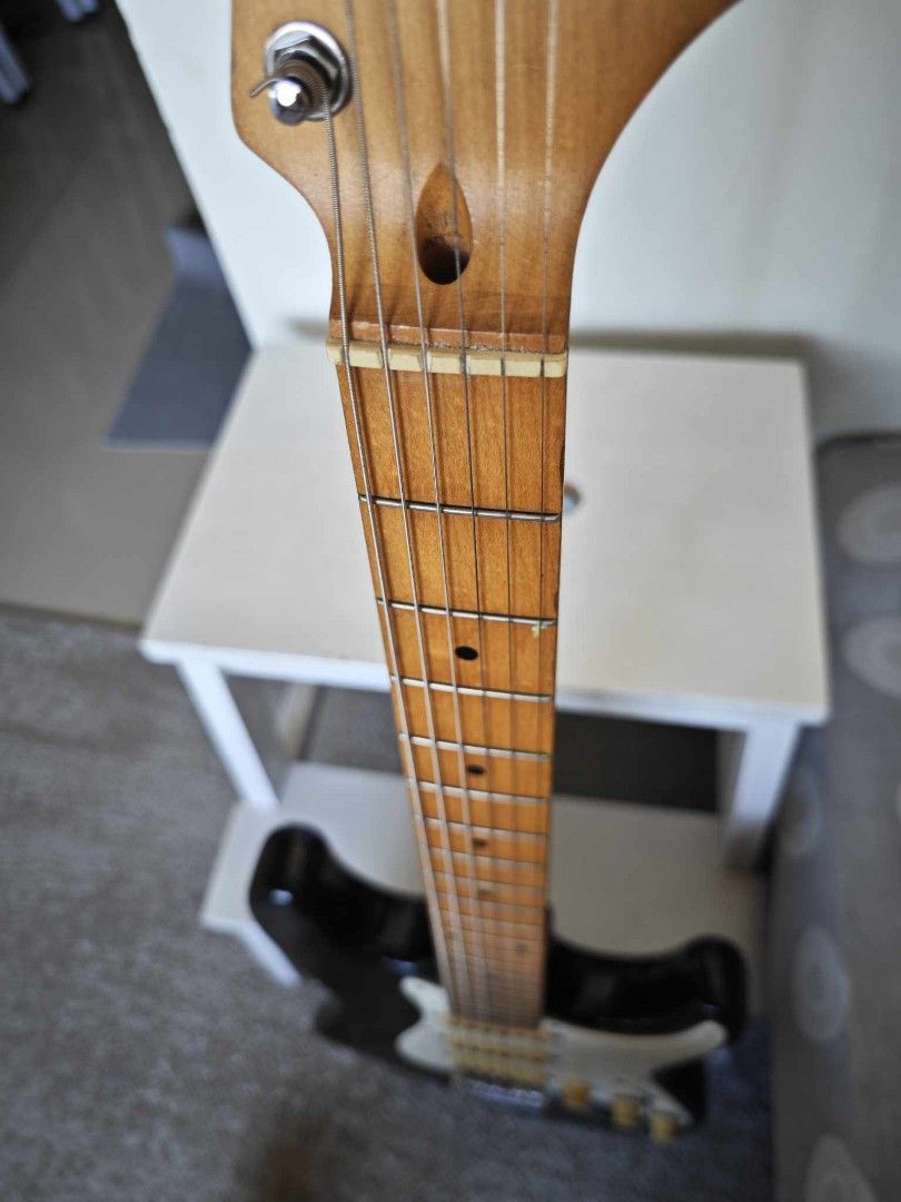 Frisco Custom edition Electric guitar, Hobbies & Toys, Music & Media