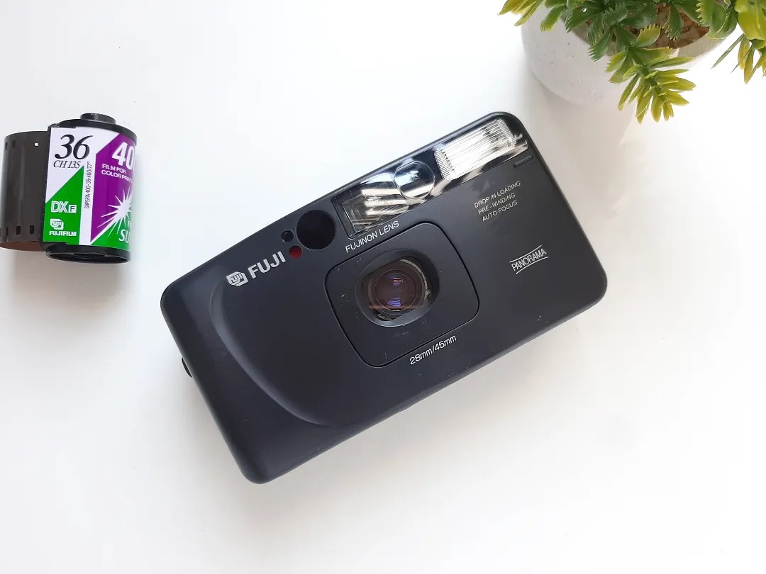 Fuji Cardia Travel Mini Dual P Film Camera
