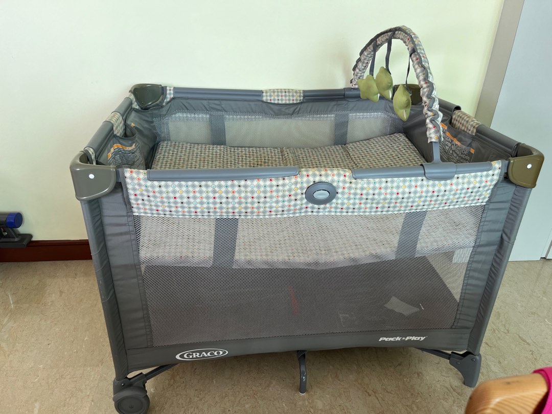 Graco playpen, Babies & Kids, Baby Nursery & Kids Furniture, Cots