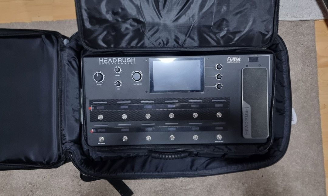 Headrush pedalboard shop case
