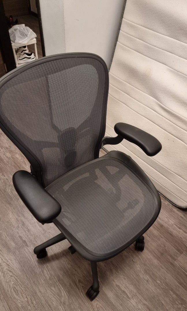 Herman Miller Aeron Remastered Graphite Size C Furniture Home