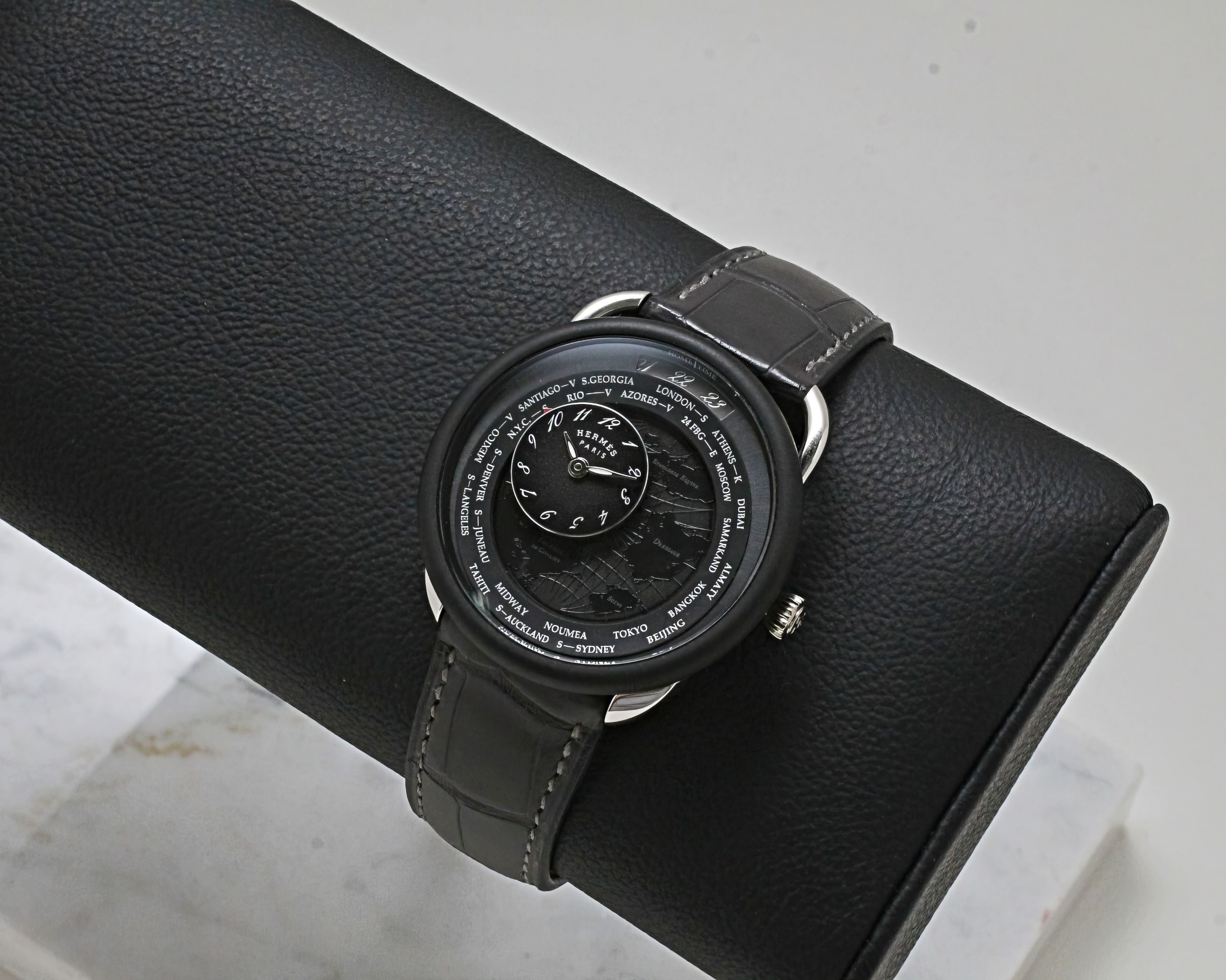 hermes voyager watch